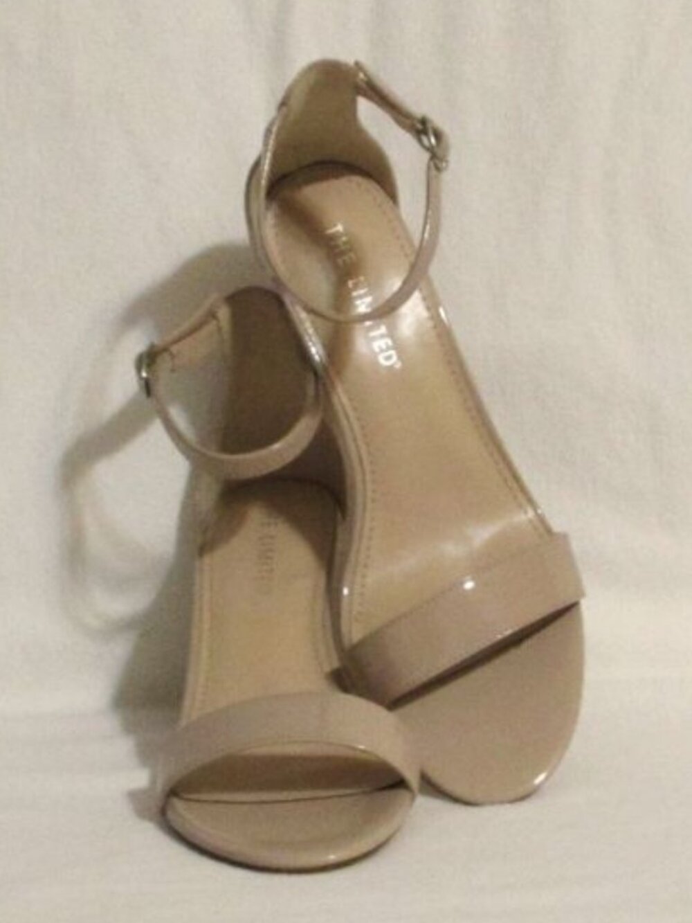 NEW Women's Ladies THE LIMITED Beige Faux Patent Sandal Heels Shoes 9 M Orig $80